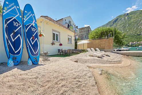House, 1 room, 55 m² with a 610 m² plot in Kostanjica